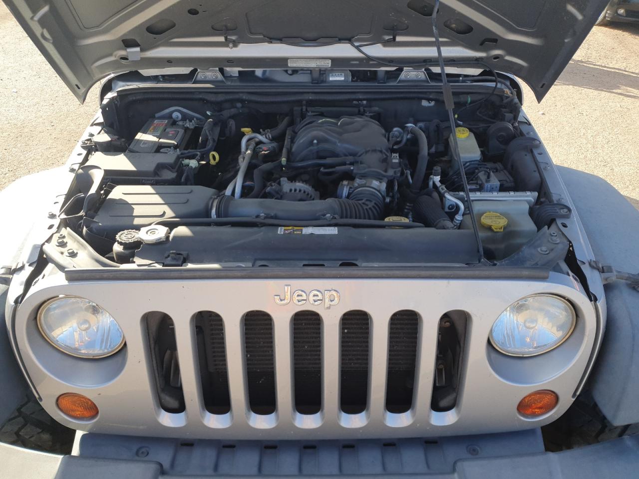 2013 Jeep Wrangler Unlimited Sport VIN: 1C4HJWDG3DL553935 Lot: 93301395