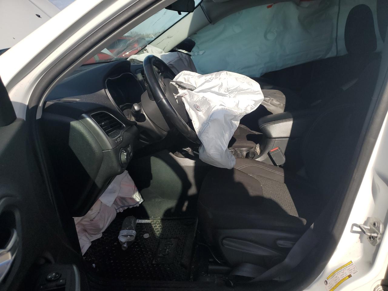 2020 Jeep Cherokee Latitude VIN: 1C4PJMCB1LD555519 Lot: 91093845