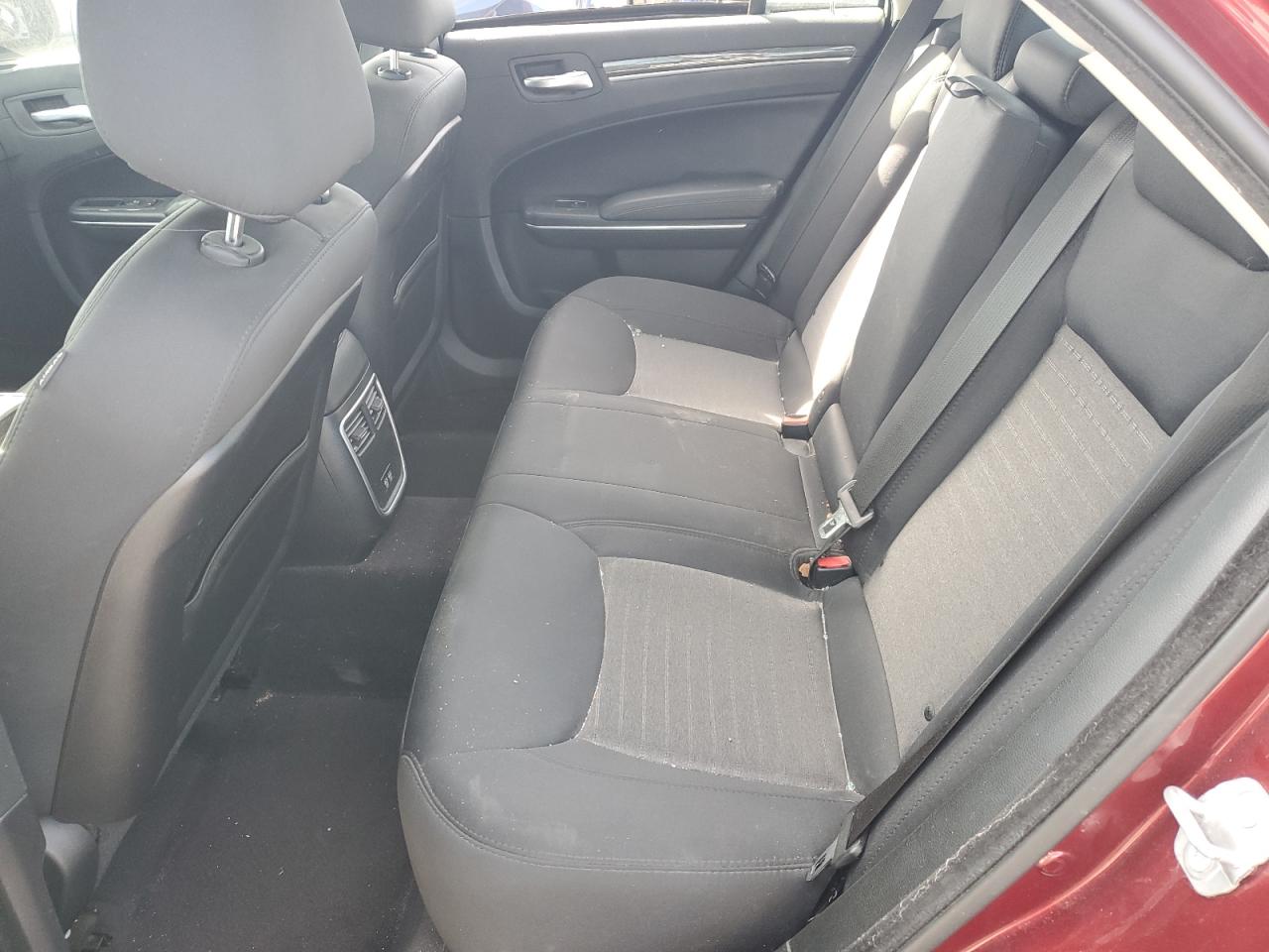 2018 Chrysler 300 Touring VIN: 2C3CCAAG1JH278185 Lot: 91182345