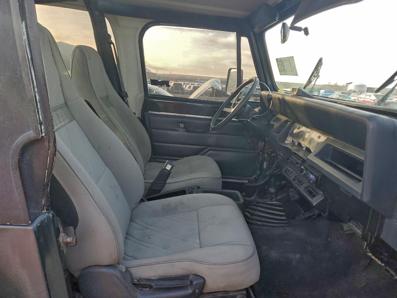 1994 Jeep Wrangler / Yj Se VIN: 1J4FY29S1RP400389 Lot: 81731585