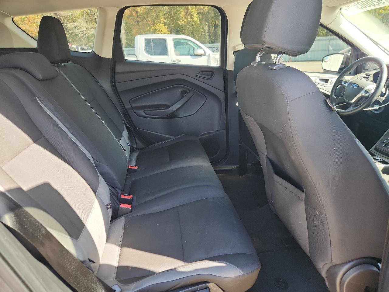 2013 Ford Escape S VIN: 1FMCU0F75DUB00143 Lot: 92000385