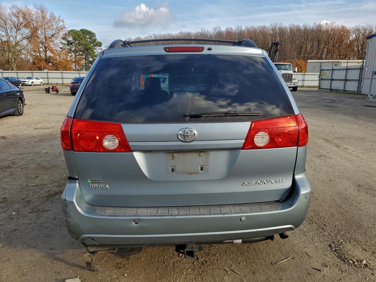 2010 Toyota Sienna Xle VIN: 5TDYK4CC8AS342174 Lot: 94334475