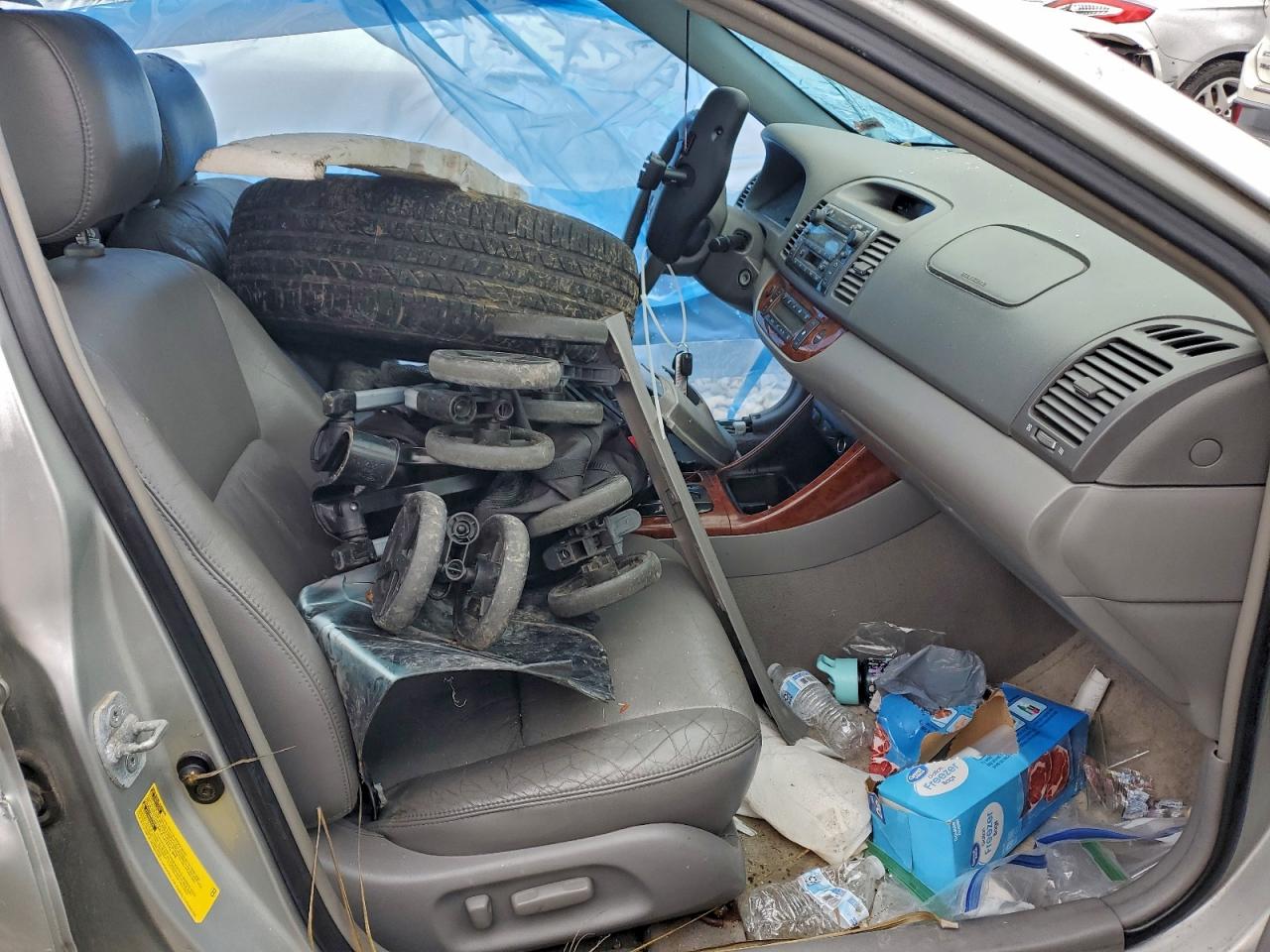 2002 Toyota Camry Le VIN: 4T1BF30K12U507801 Lot: 93185055