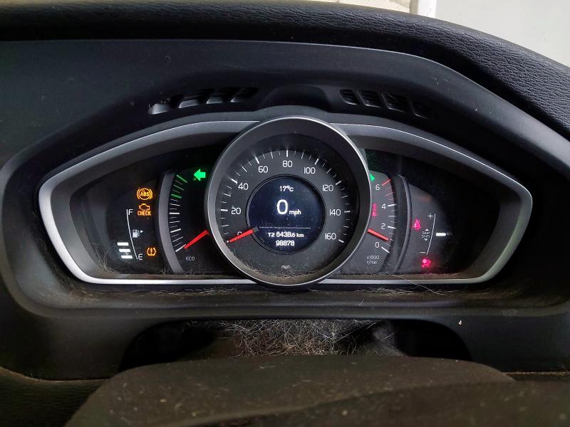 2015 VOLVO V40 D2 [120] CROSS COUNTRY LUX 5DR