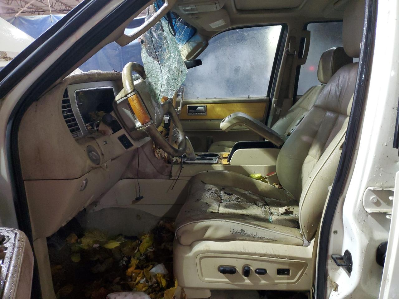 2011 Lincoln Navigator VIN: 5LMJJ2J5XBEJ02704 Lot: 89914045