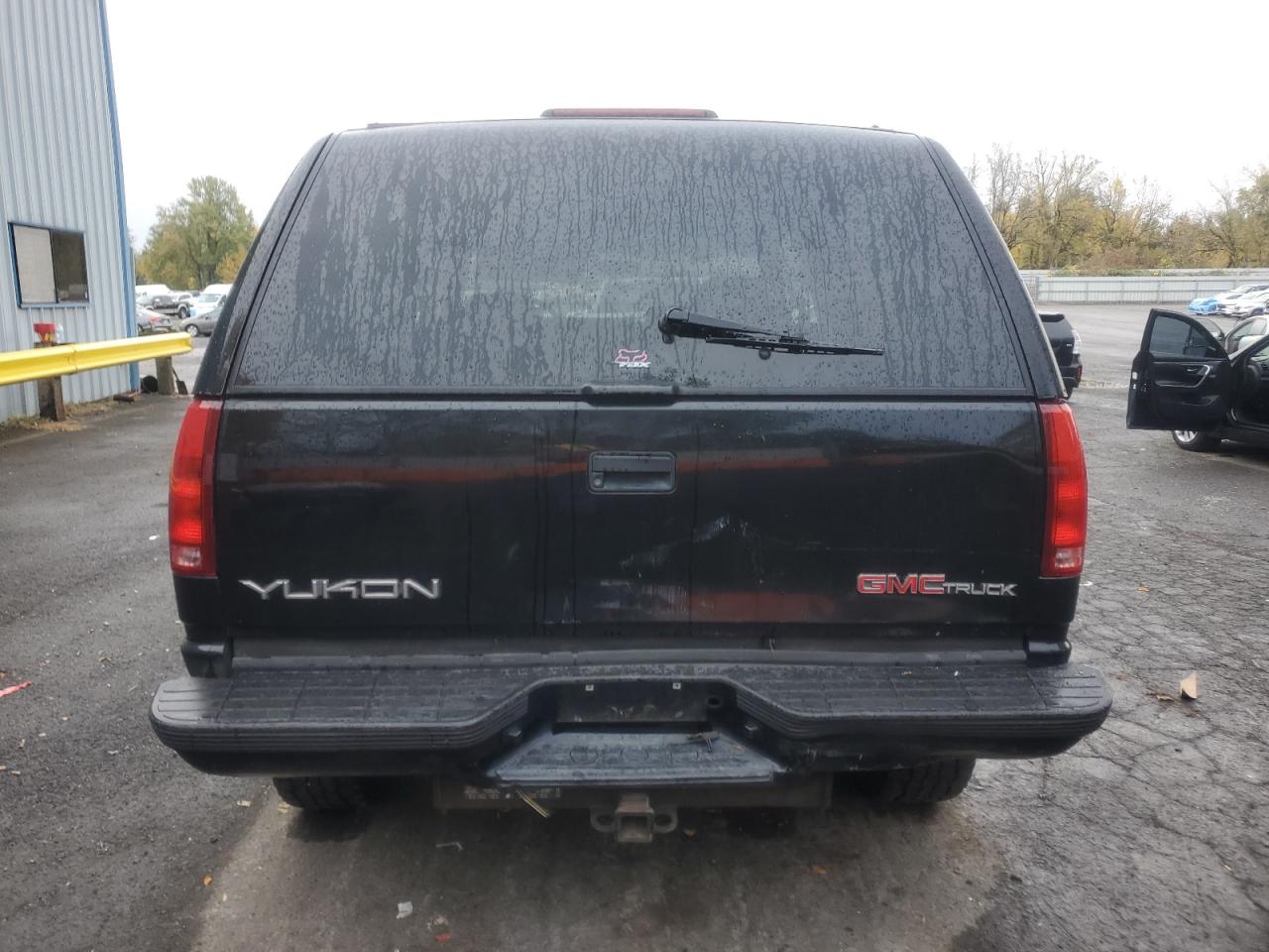 1995 GMC Yukon VIN: 1GKEK18KXSJ717891 Lot: 90953345