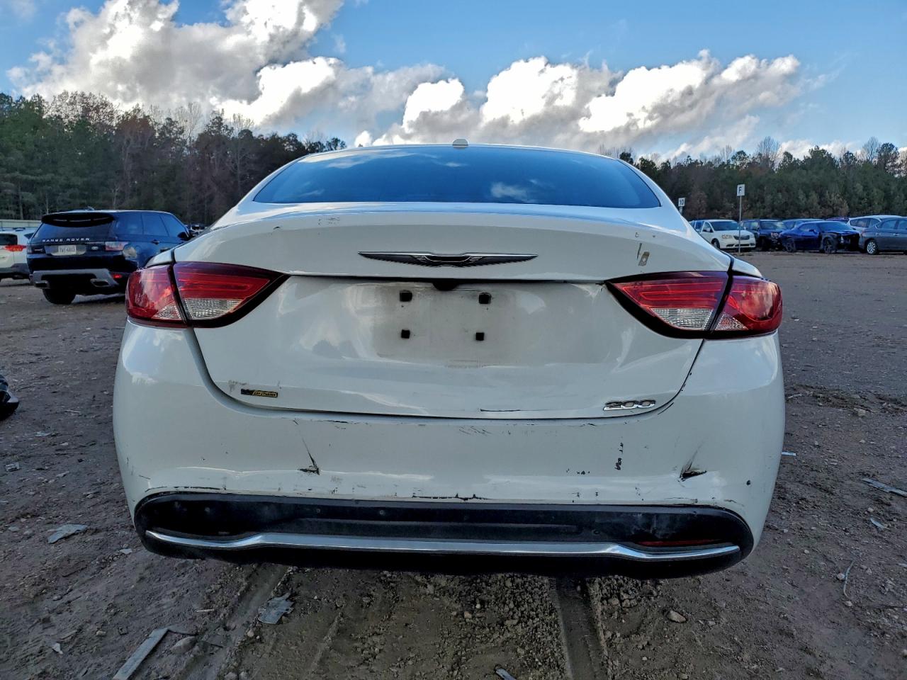 2015 Chrysler 200 Limited VIN: 1C3CCCAB0FN743909 Lot: 94634425