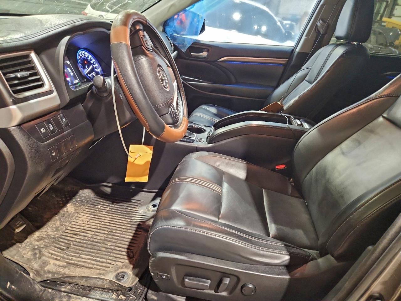 2017 Toyota Highlander Se VIN: 5TDJZRFH5HS408613 Lot: 92926095