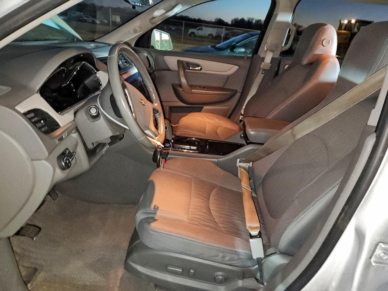 2017 Chevrolet Traverse Lt VIN: 1GNKRGKD4HJ257344 Lot: 94261415