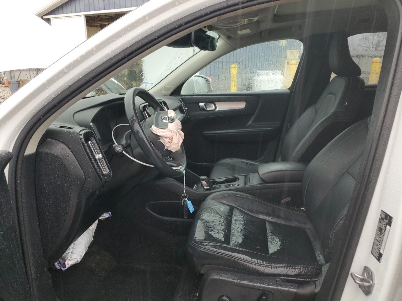 2019 Volvo Xc40 T5 Momentum VIN: YV4162UK9K2071843 Lot: 90800575