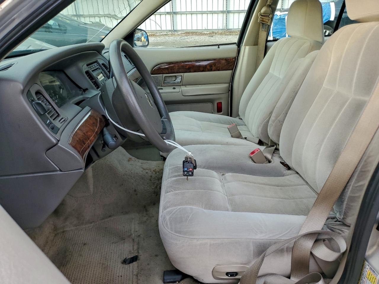 2007 Mercury Grand Marquis Gs VIN: 2MEFM74V37X611941 Lot: 94649195