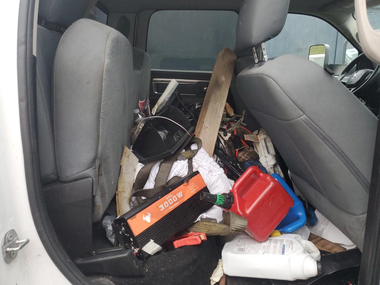 2018 Ram 3500 Flatbed Truck VIN: 3C63RRHL6JG401014 Lot: 92372825