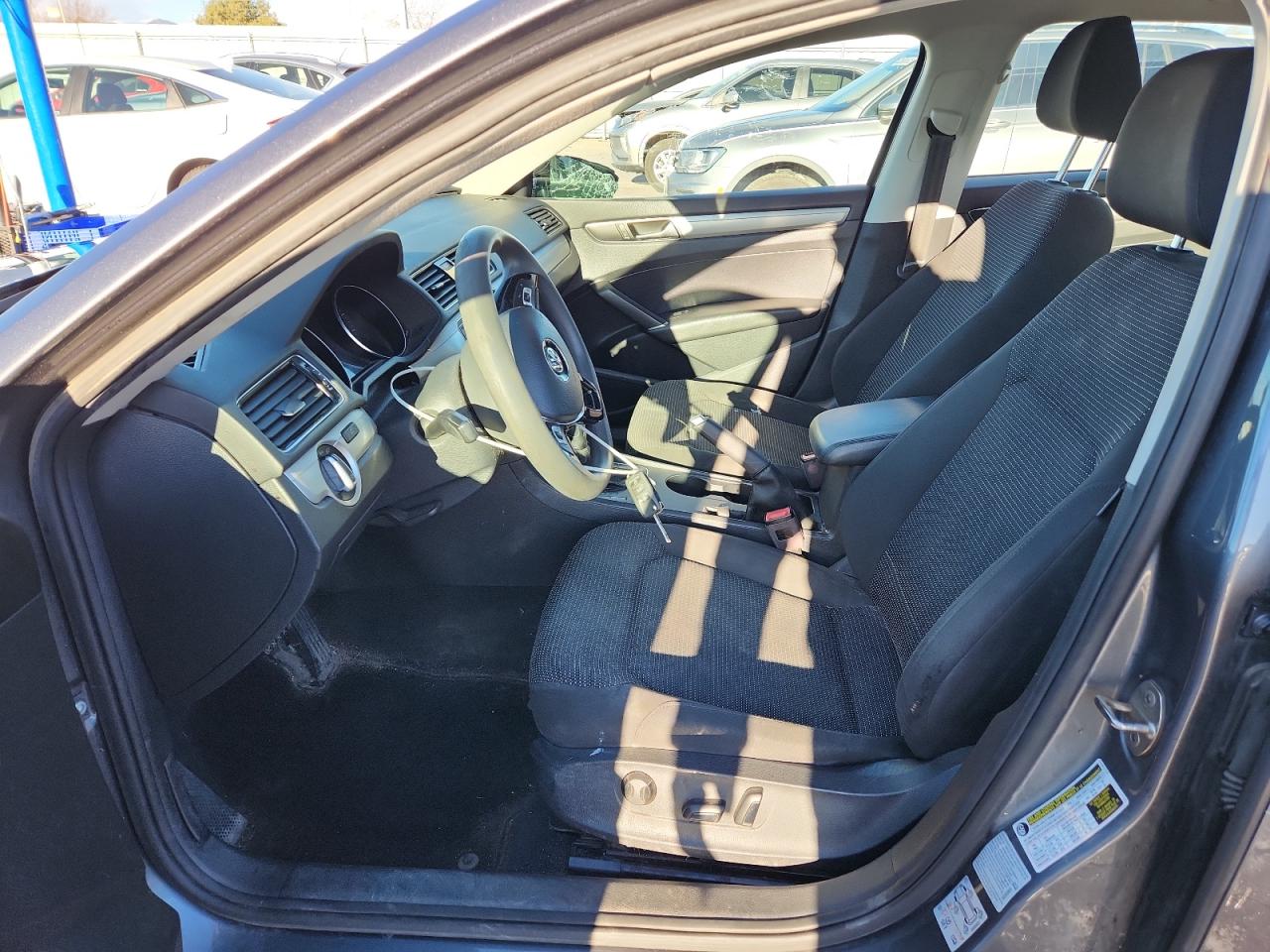 2018 Volkswagen Passat S VIN: 1VWAA7A37JC017166 Lot: 92835535