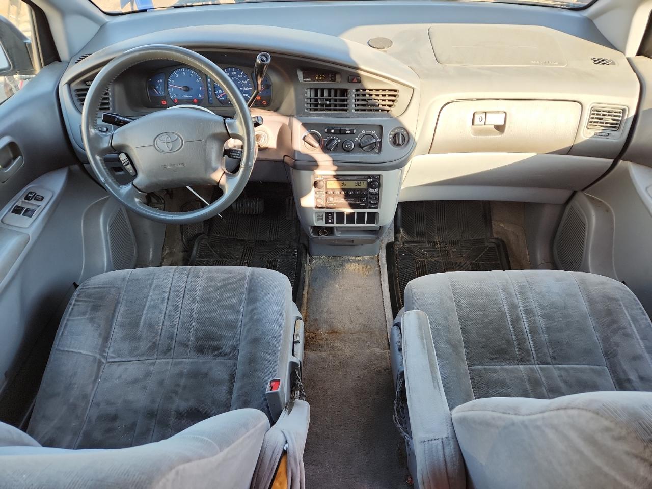 2002 Toyota Sienna Le VIN: 4T3ZF13C82U462080 Lot: 91605115