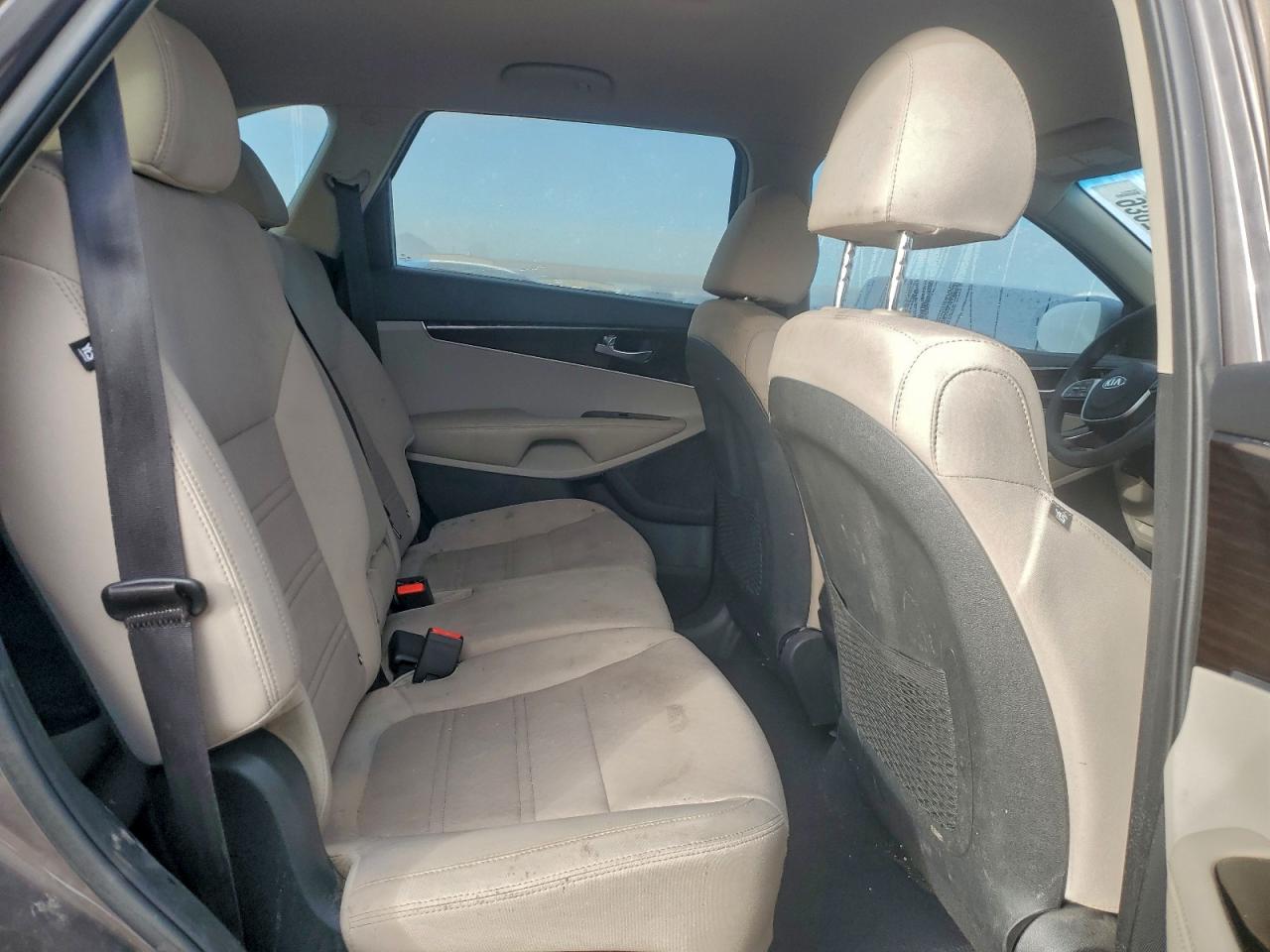 2020 Kia Sorento L VIN: 5XYPGDA35LG650581 Lot: 93974175