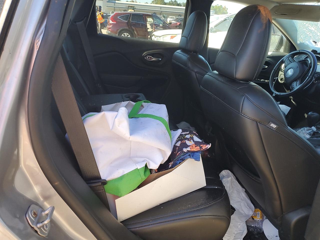 2019 Jeep Cherokee Latitude Plus VIN: 1C4PJMLX2KD305717 Lot: 91061105