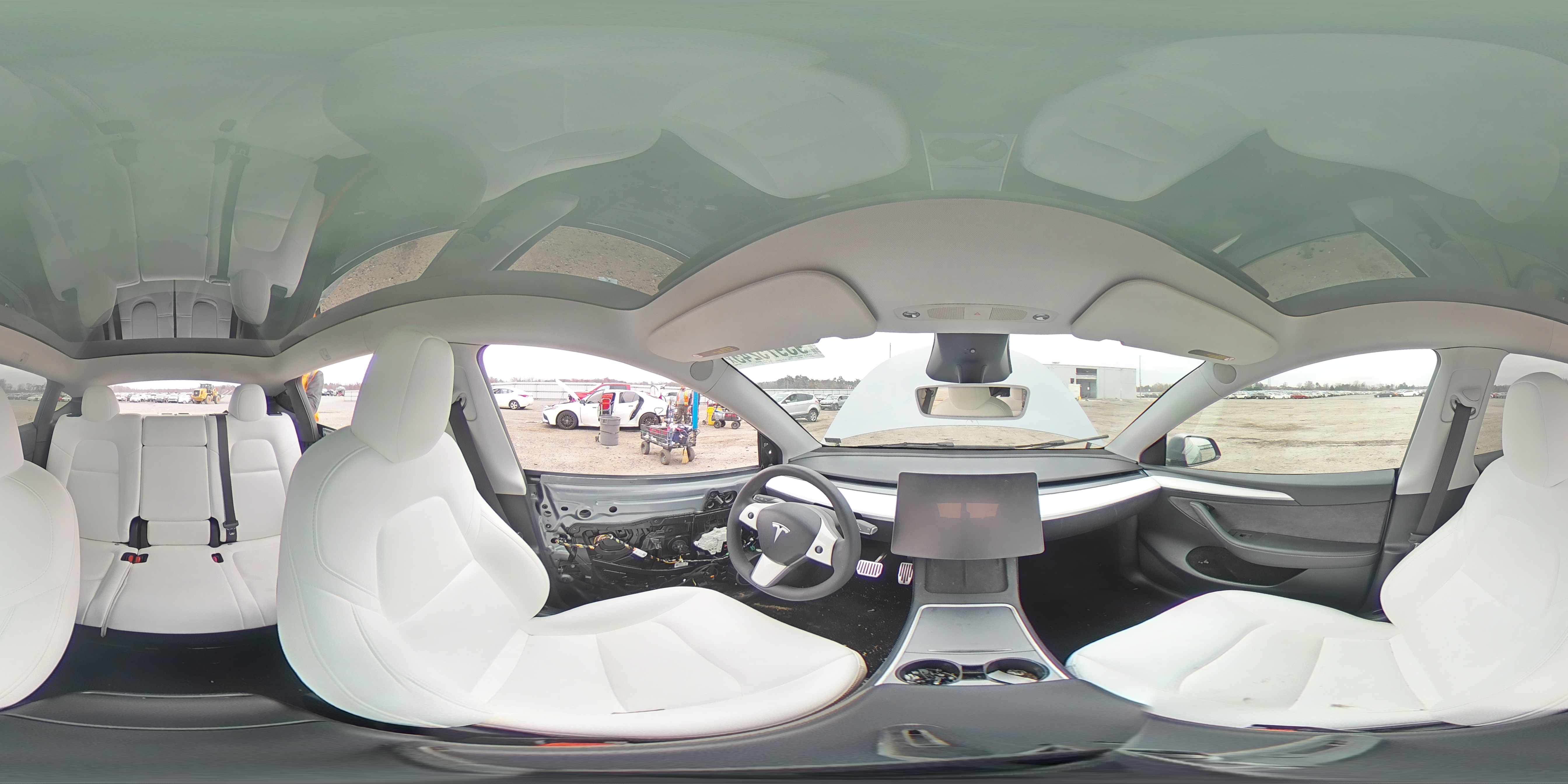 2024 Tesla Model Y VIN: 7SAYGAEE4RF168167 Lot: 93975245