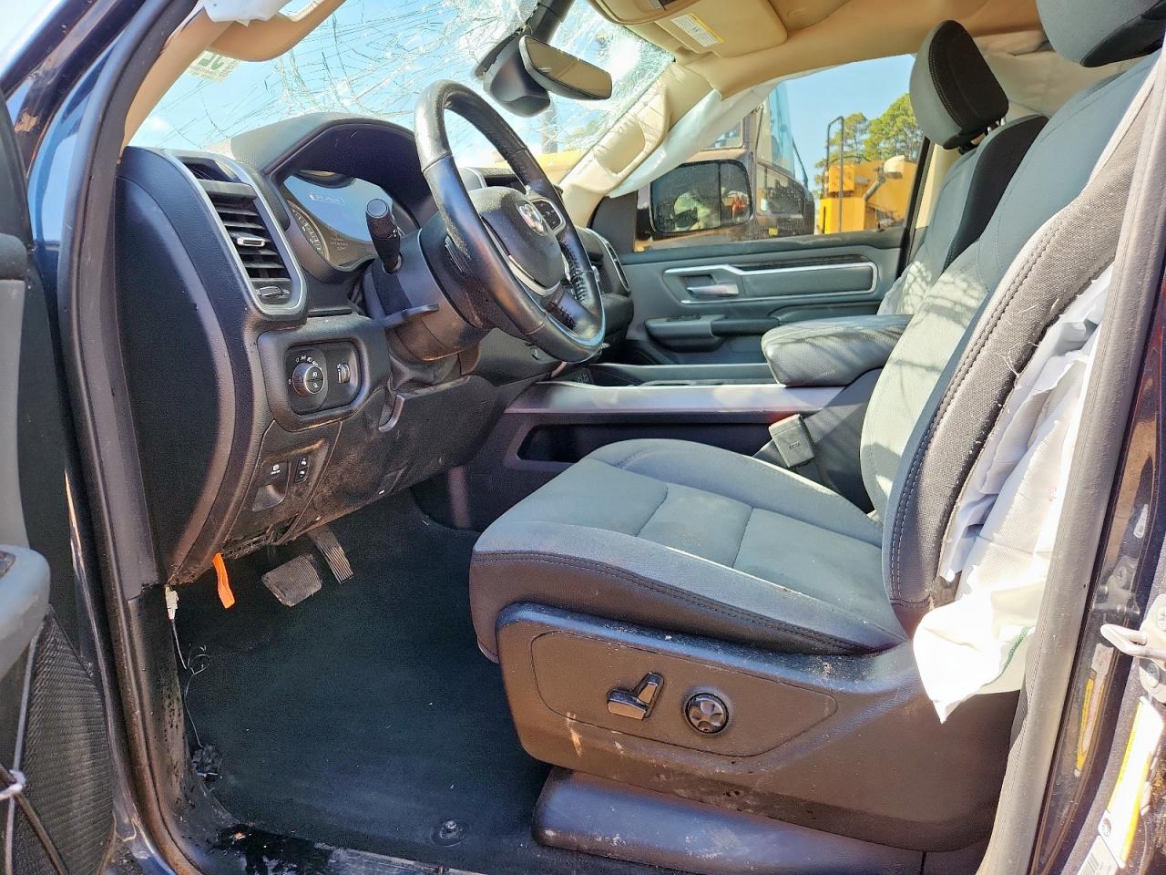 2020 Ram 1500 Big Horn/Lone Star VIN: 1C6SRFFT1LN135621 Lot: 92576545