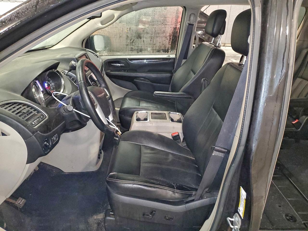 2015 Chrysler Town & Country Touring L VIN: 2C4RC1CG6FR655601 Lot: 93317835