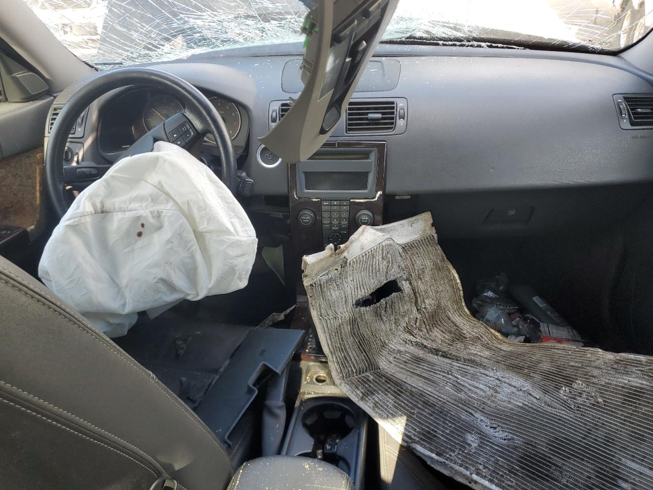 2006 Volvo S40 2.4I VIN: YV1MS382162190689 Lot: 92302335