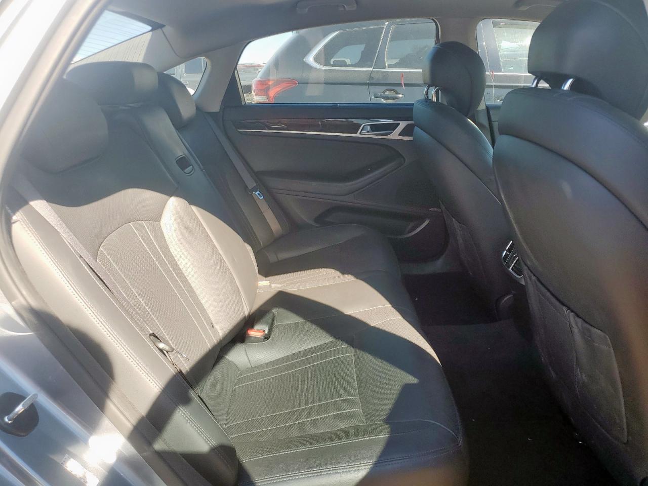 2015 Hyundai Genesis 3.8L VIN: KMHGN4JE0FU089728 Lot: 90695795