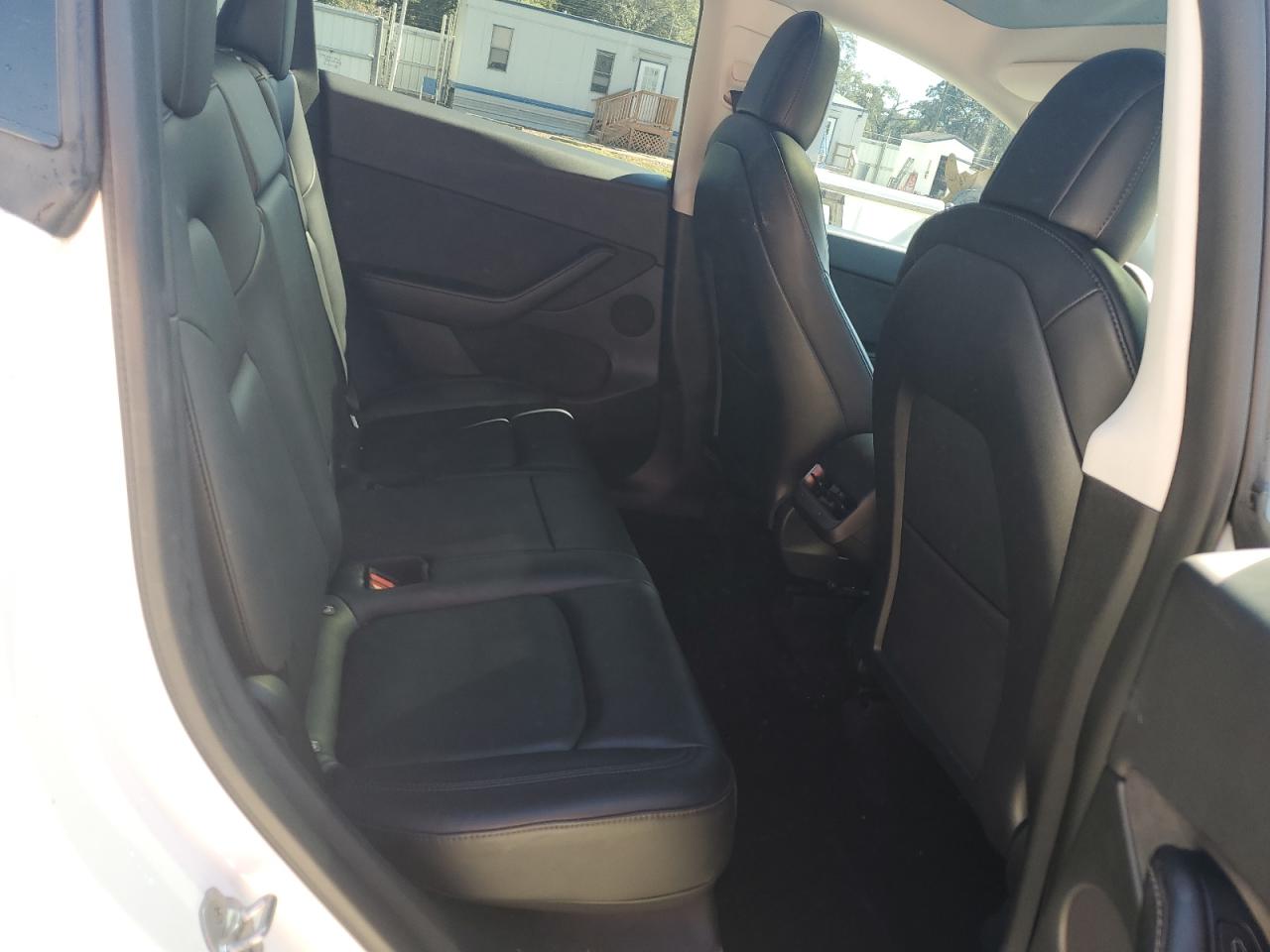 2022 Tesla Model Y VIN: 7SAYGDEE1NF327903 Lot: 91265635