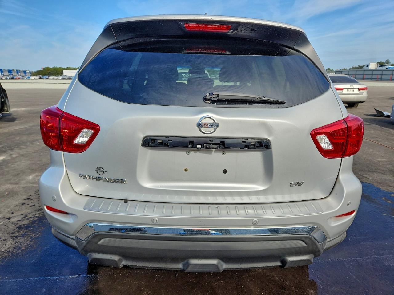 2018 Nissan Pathfinder S VIN: 5N1DR2MN0JC614647 Lot: 94136585