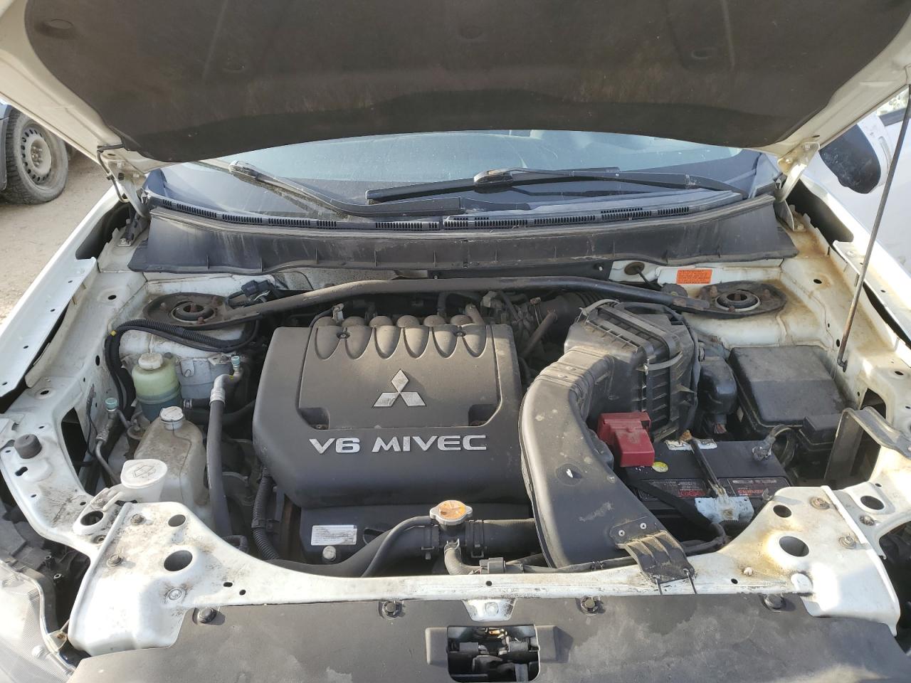 2010 Mitsubishi Outlander Xls VIN: JA4JT3AX0AZ608732 Lot: 92349425