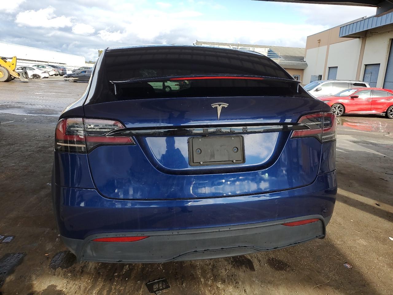 2022 Tesla Model X VIN: 7SAXCBE5XNF355923 Lot: 93515615