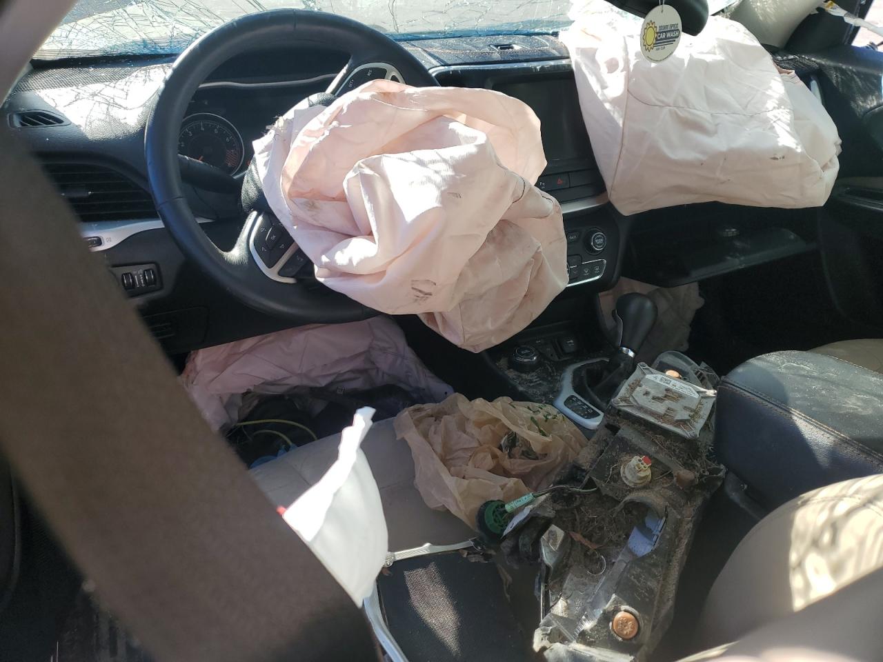 2015 Jeep Cherokee Limited VIN: 1C4PJMDSXFW774227 Lot: 91796315