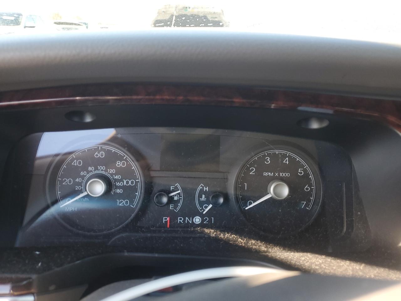 2010 Lincoln Town Car Signature Limited VIN: 2LNBL8CV3AX751470 Lot: 92371465