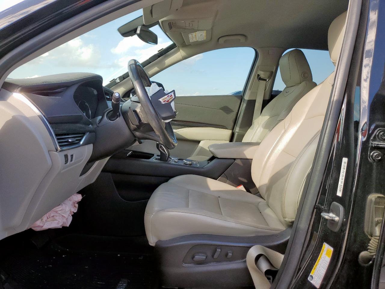 2019 Cadillac Xt4 Premium Luxury VIN: 1GYFZCR44KF140117 Lot: 92684715