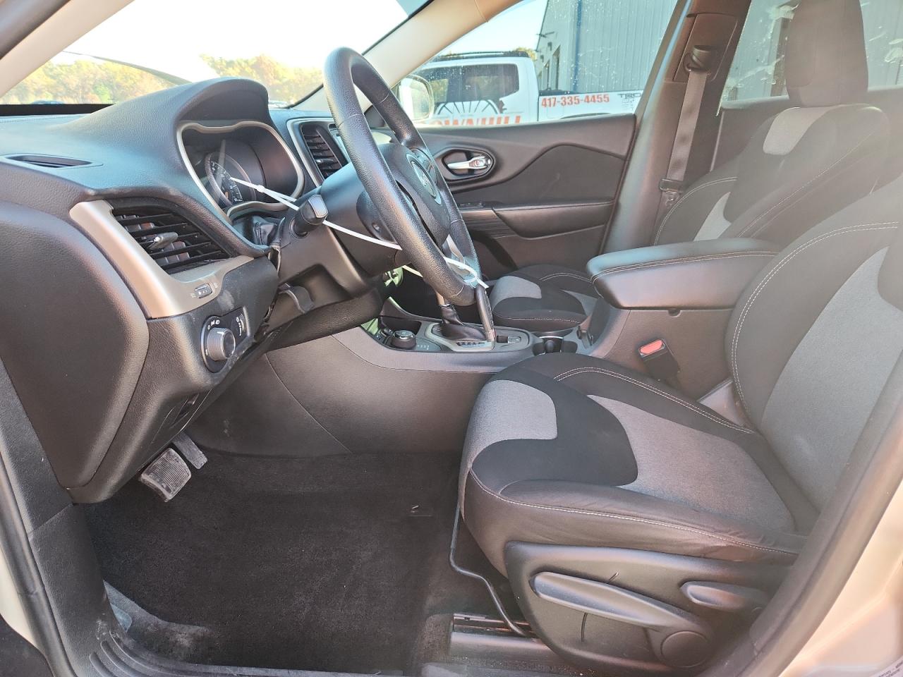 2015 Jeep Cherokee Sport VIN: 1C4PJMAB9FW558695 Lot: 91219665