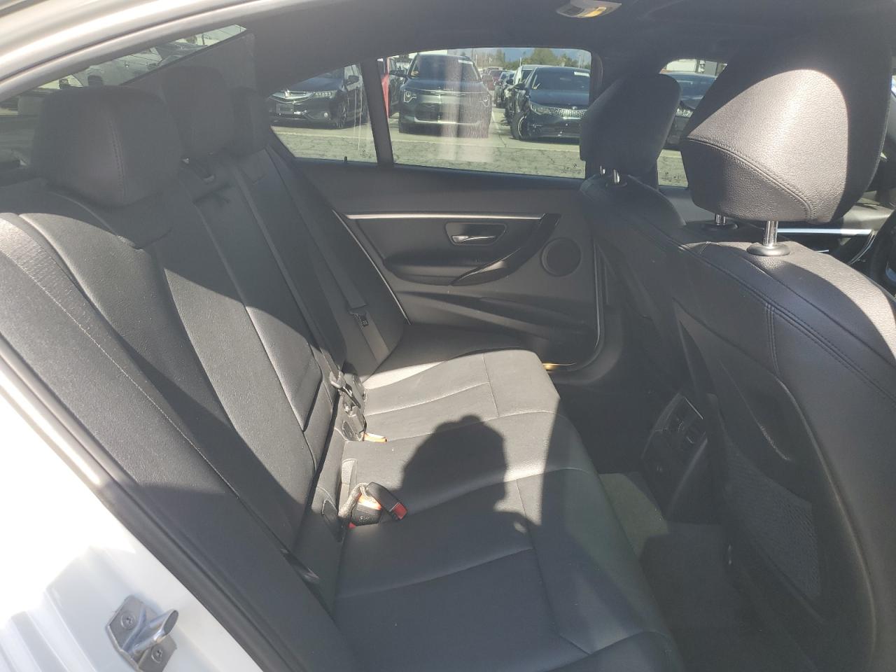 2018 BMW 330 I VIN: WBA8B9C52JK677305 Lot: 92605575
