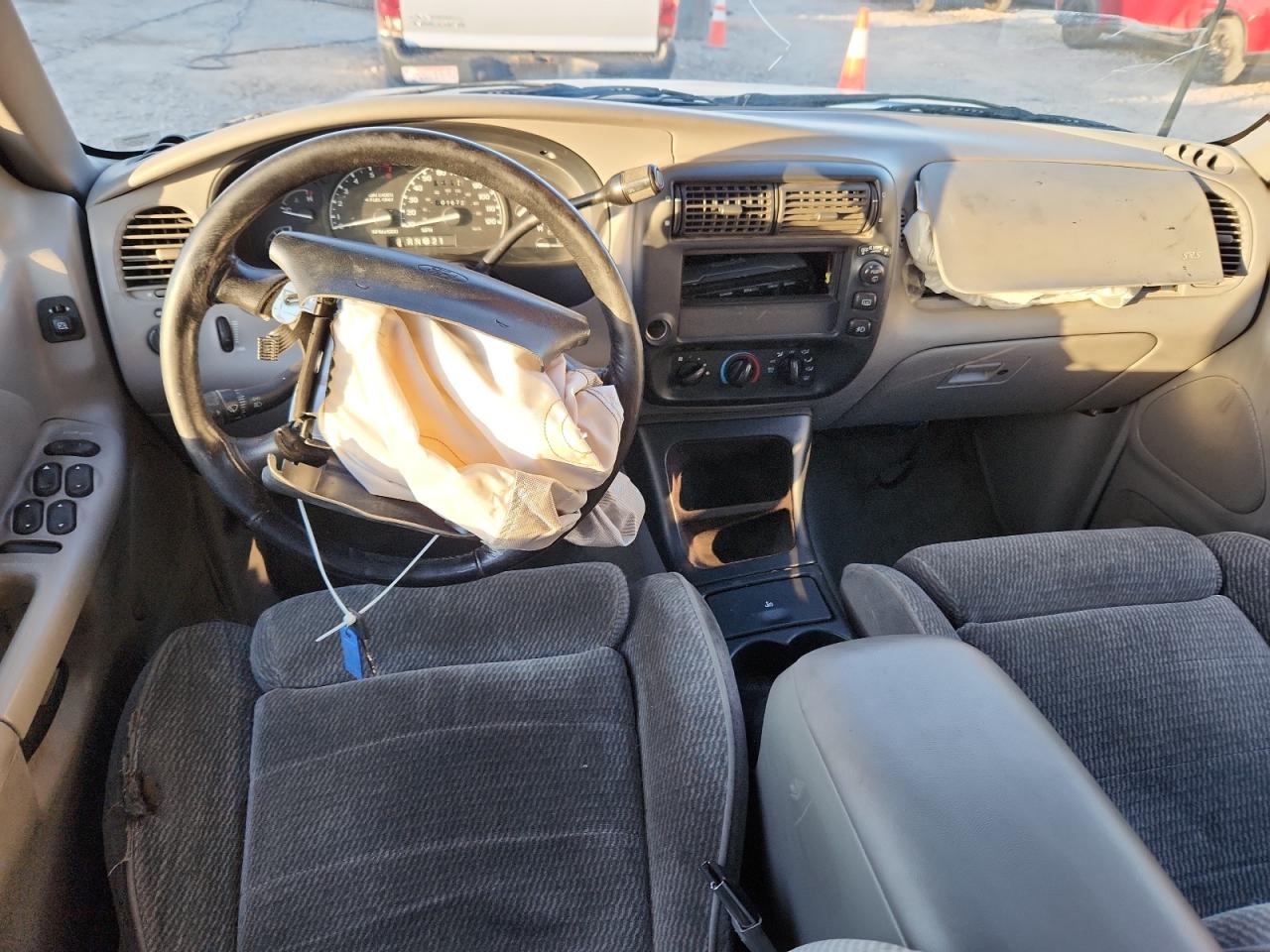 1995 Ford Explorer VIN: 1FMDU32X1SZB86398 Lot: 92958065