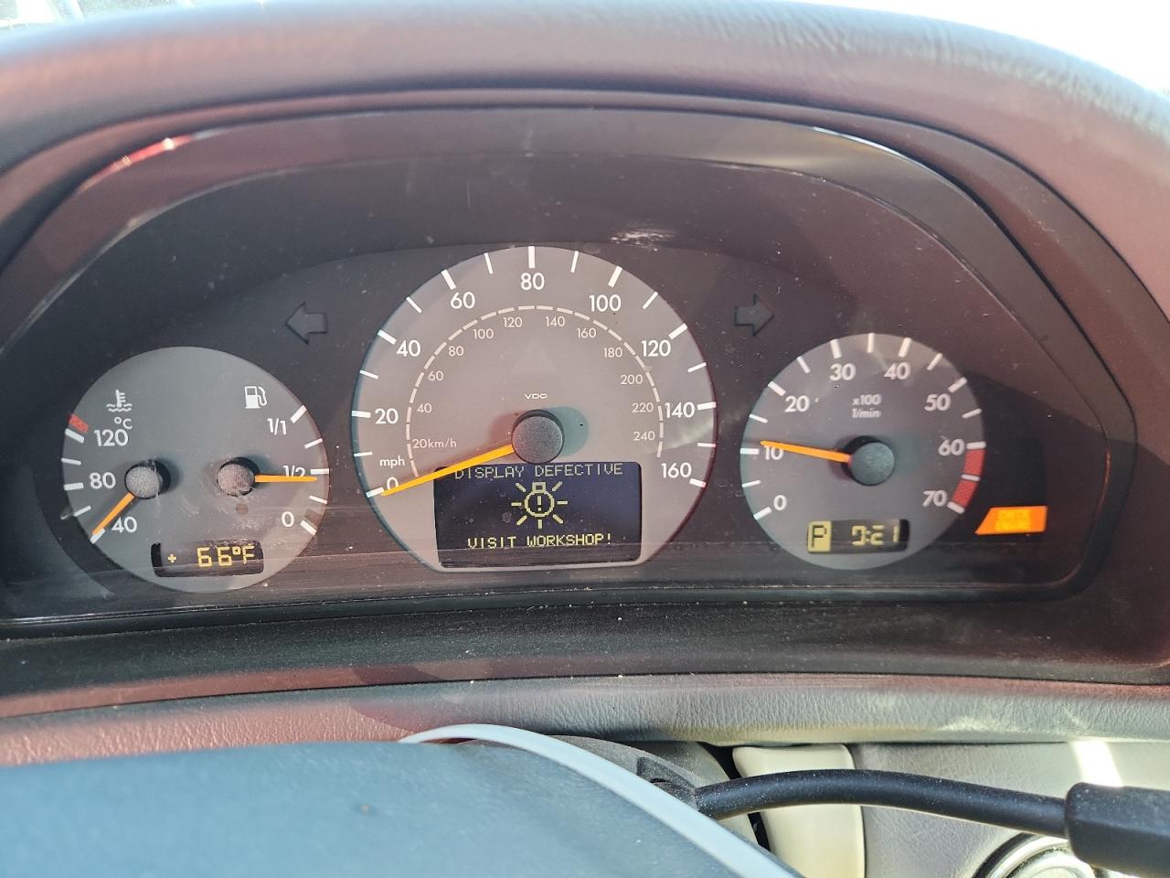 2001 Mercedes-Benz Clk 430 VIN: WDBLK70GX1T056443 Lot: 85956375