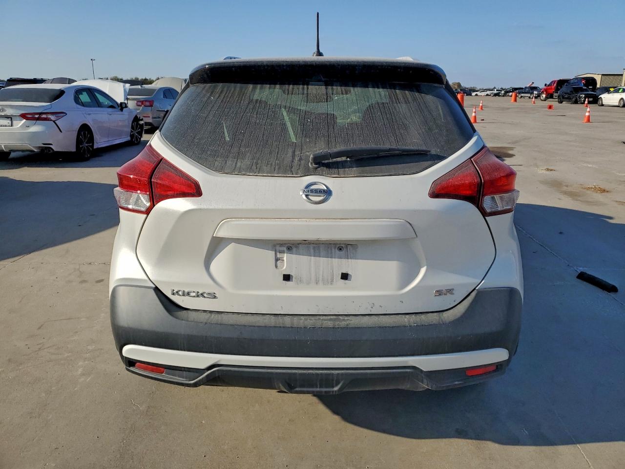 2018 Nissan Kicks S VIN: 3N1CP5CU9JL498260 Lot: 92925815