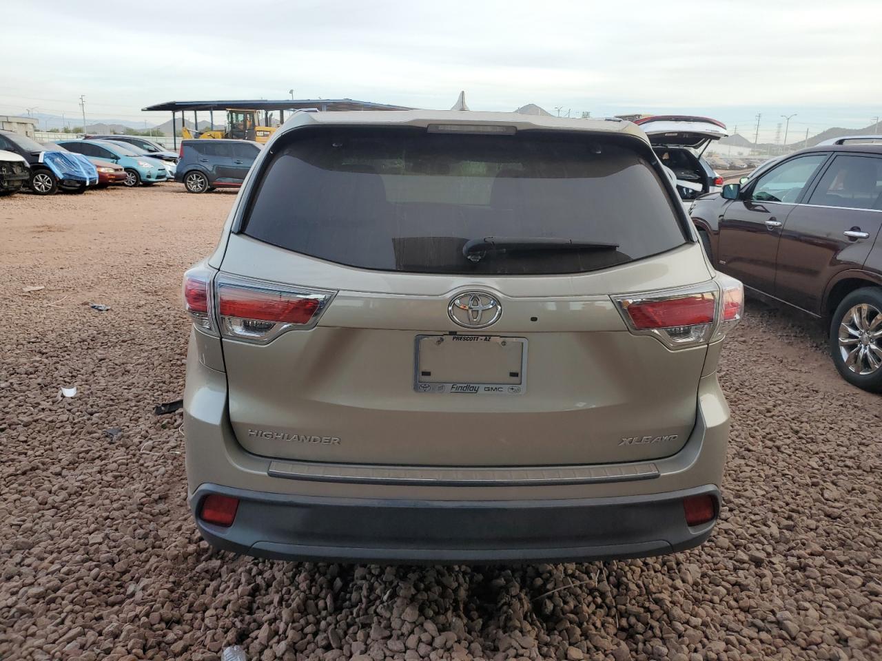 2016 Toyota Highlander Xle VIN: 5TDJKRFH9GS245385 Lot: 91682755