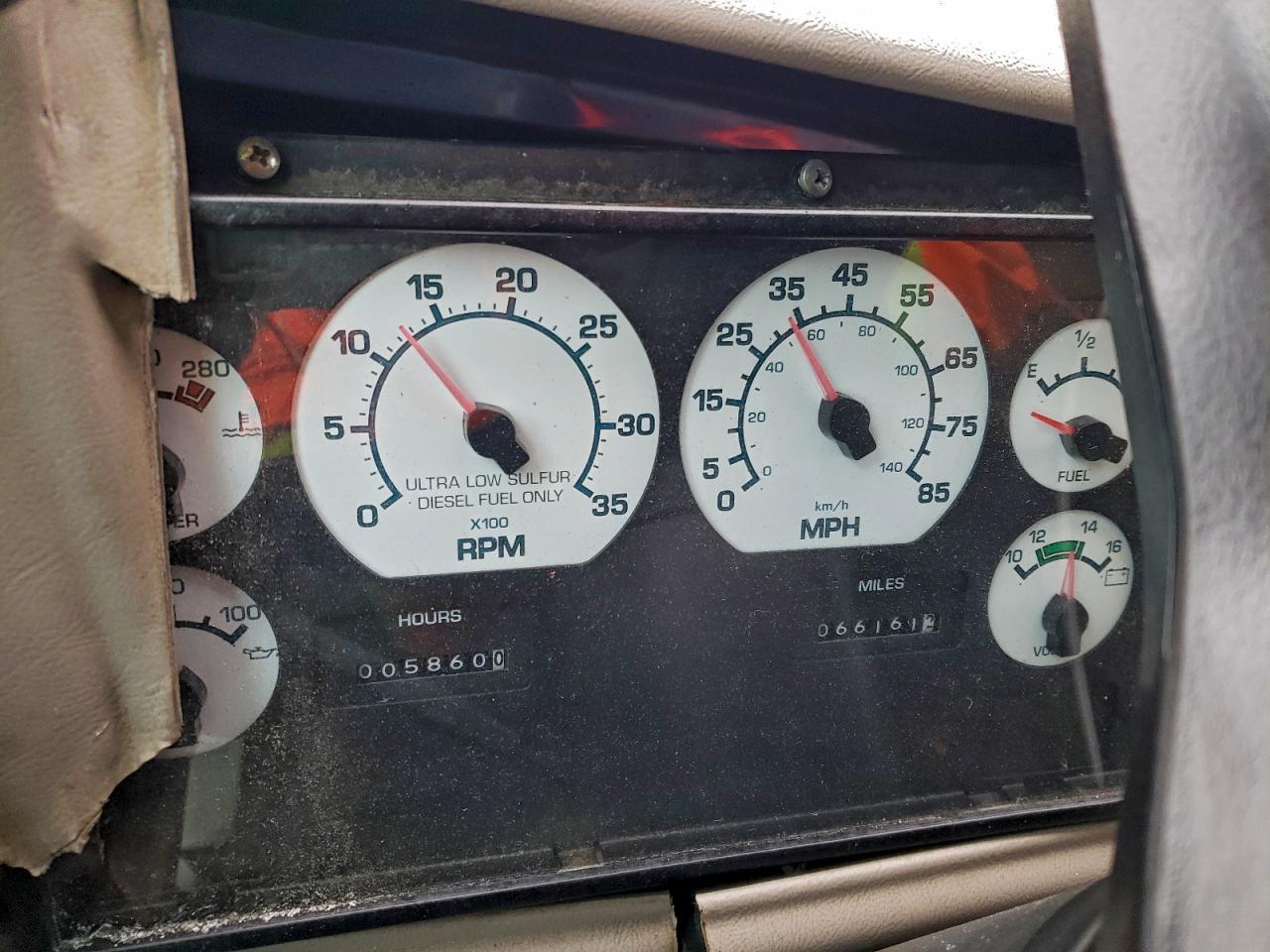 2013 Ic Corporation Re Series School - School Bus VIN: 4DRBWAAN8DB300835 Lot: 92332635