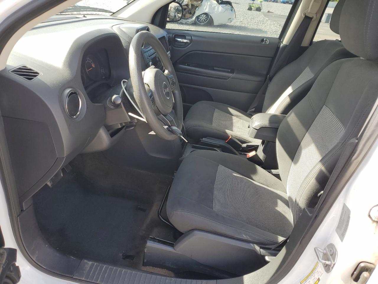 2017 Jeep Compass Sport VIN: 1C4NJDBB8HD142366 Lot: 92272375