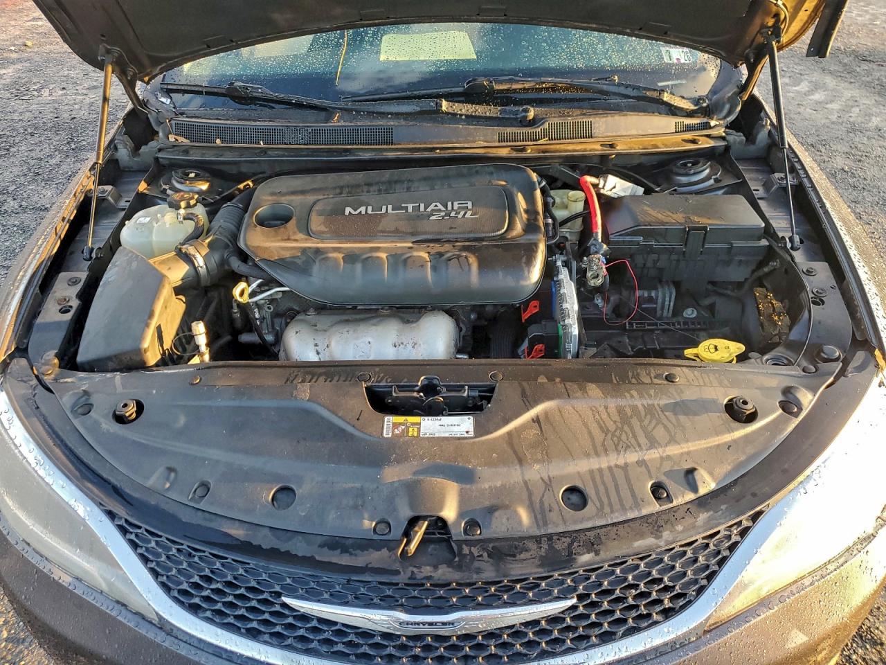 2015 Chrysler 200 Limited VIN: 1C3CCCAB1FN642832 Lot: 94641985