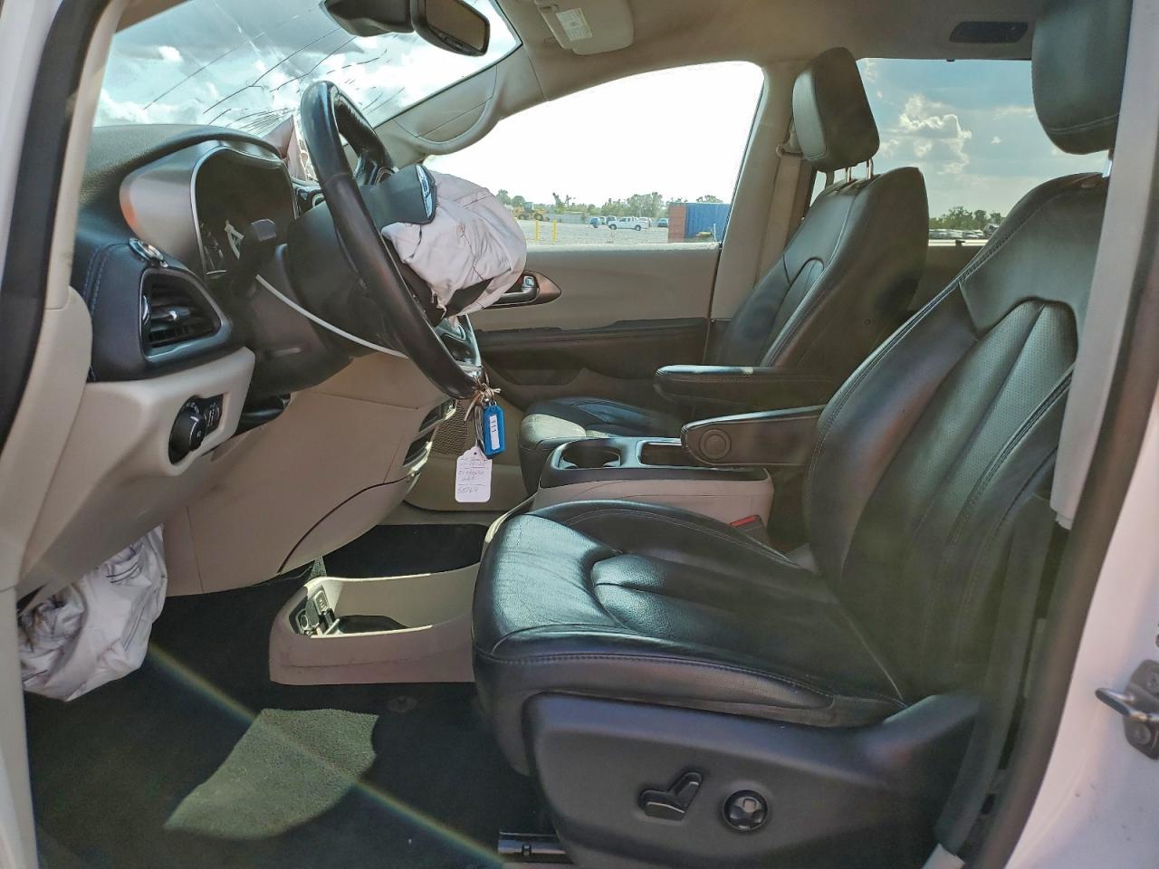 2021 Chrysler Pacifica Touring L VIN: 2C4RC1BG7MR547065 Lot: 94310005