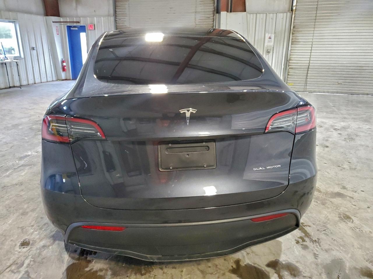 2024 Tesla Model Y VIN: 7SAYGDEE7RF160212 Lot: 93881275