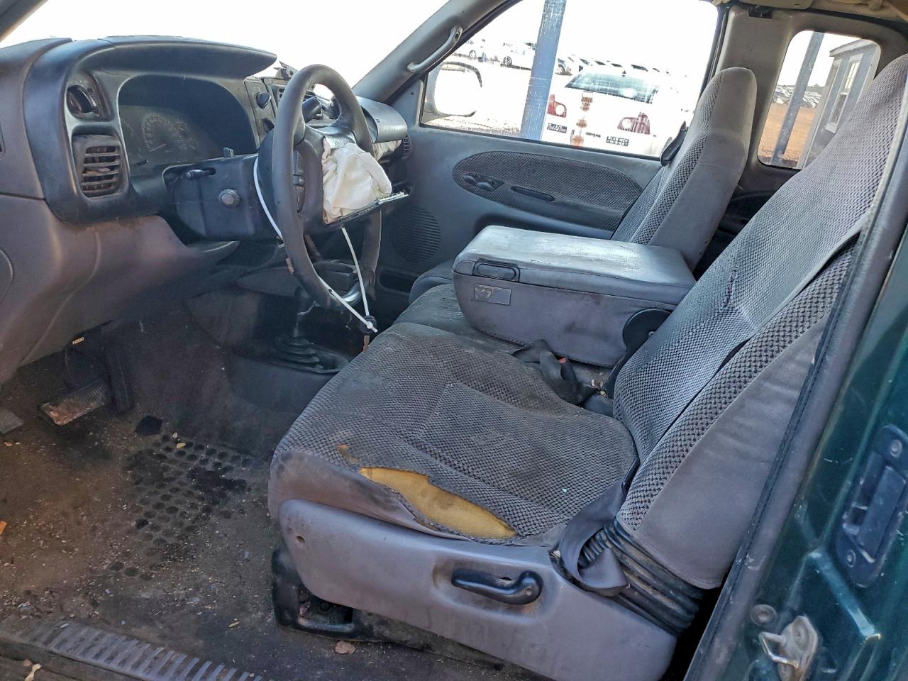 2001 Dodge Ram 1500 VIN: 1B7HF13Y21J197676 Lot: 94611015