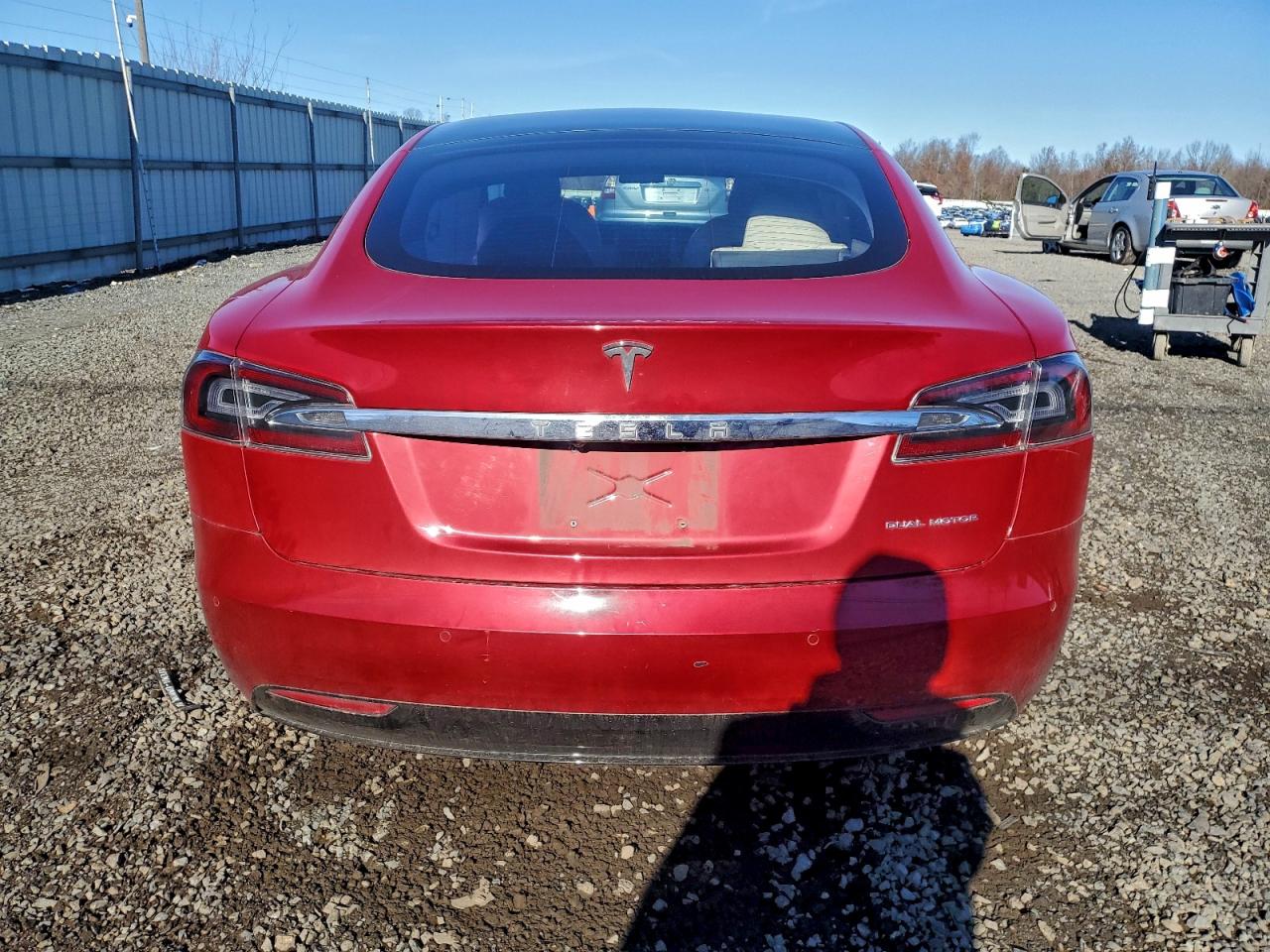 2021 Tesla Model S VIN: 5YJSA1E24MF424780 Lot: 93434905