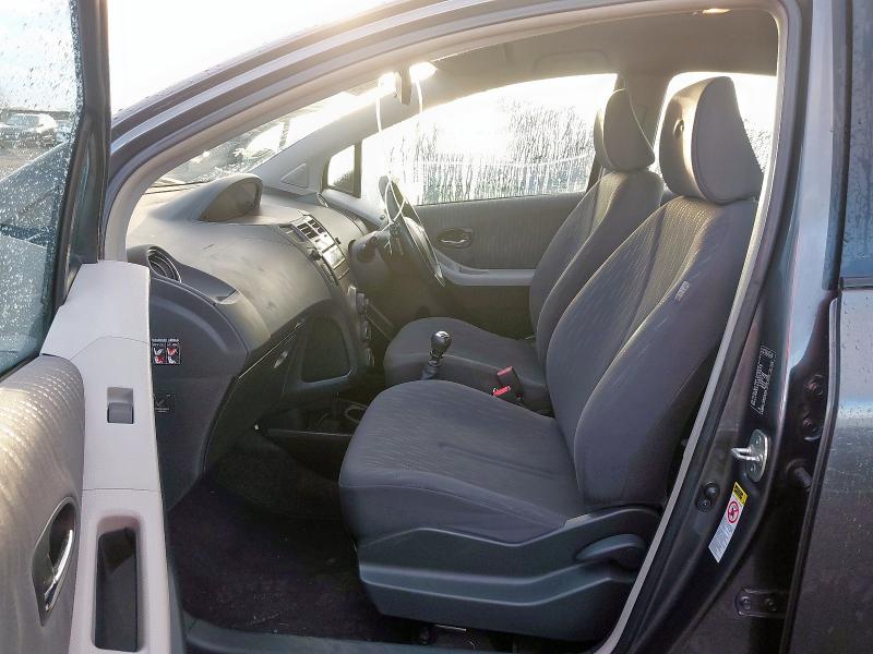 2009 TOYOTA YARIS TR