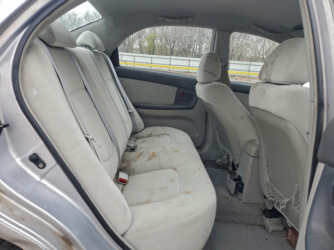 2004 Kia Spectra Lx VIN: KNAFE121545020631 Lot: 94186405