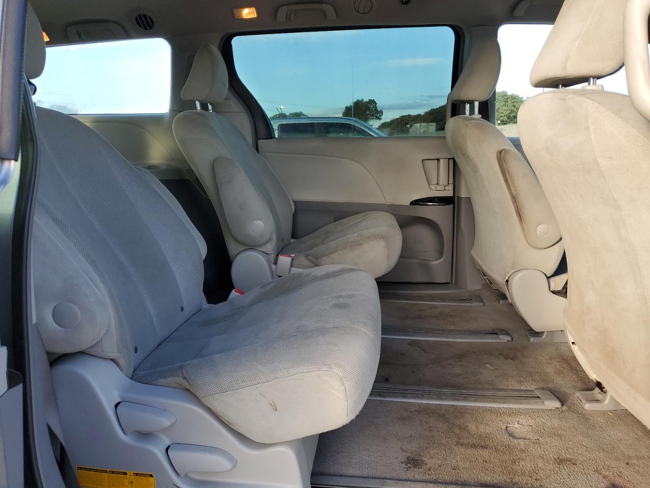 2011 Toyota Sienna VIN: 5TDZK3DC9BS040018 Lot: 92837365