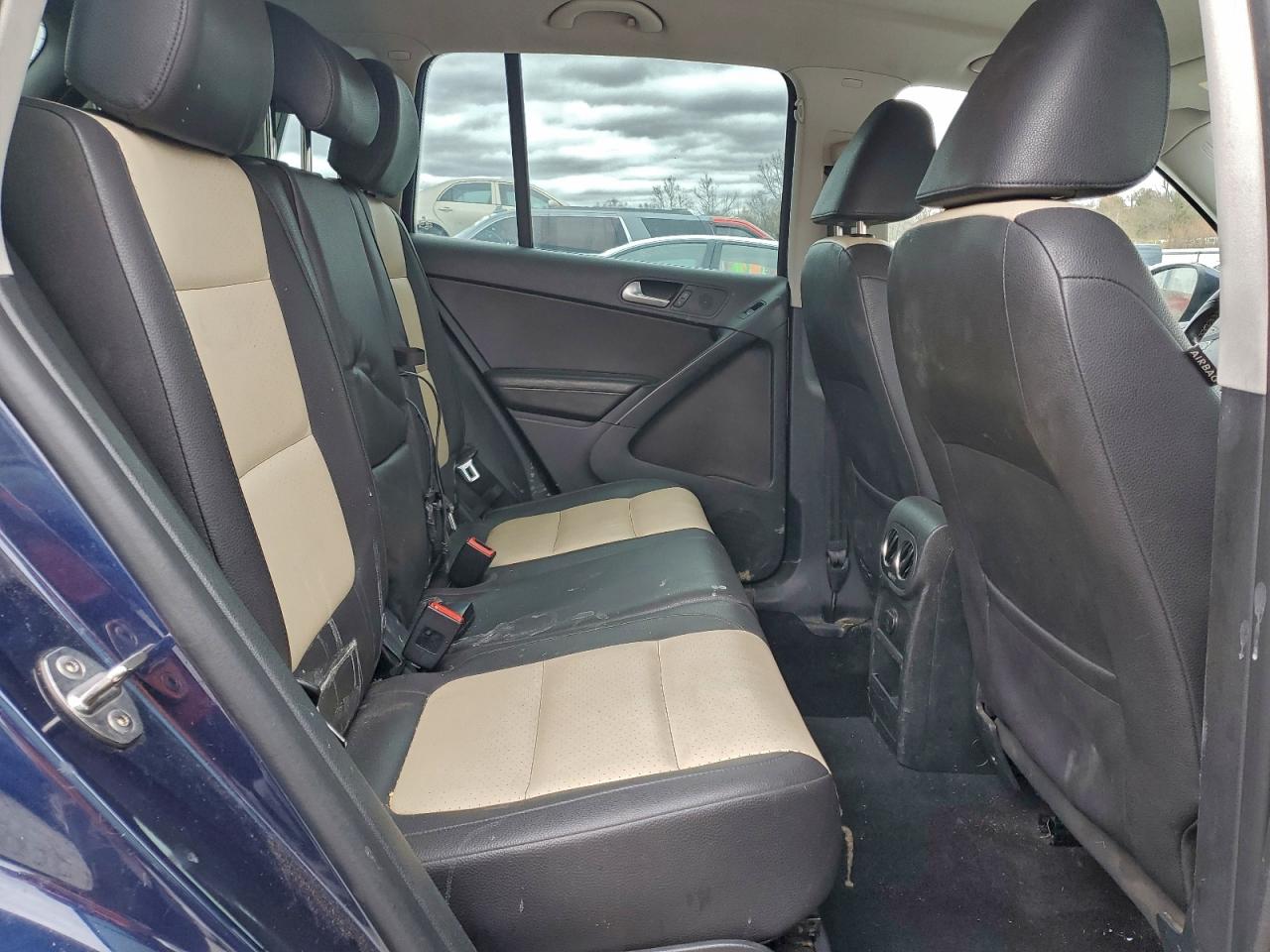 2016 Volkswagen Tiguan S VIN: WVGAV7AX7GW530334 Lot: 94681655