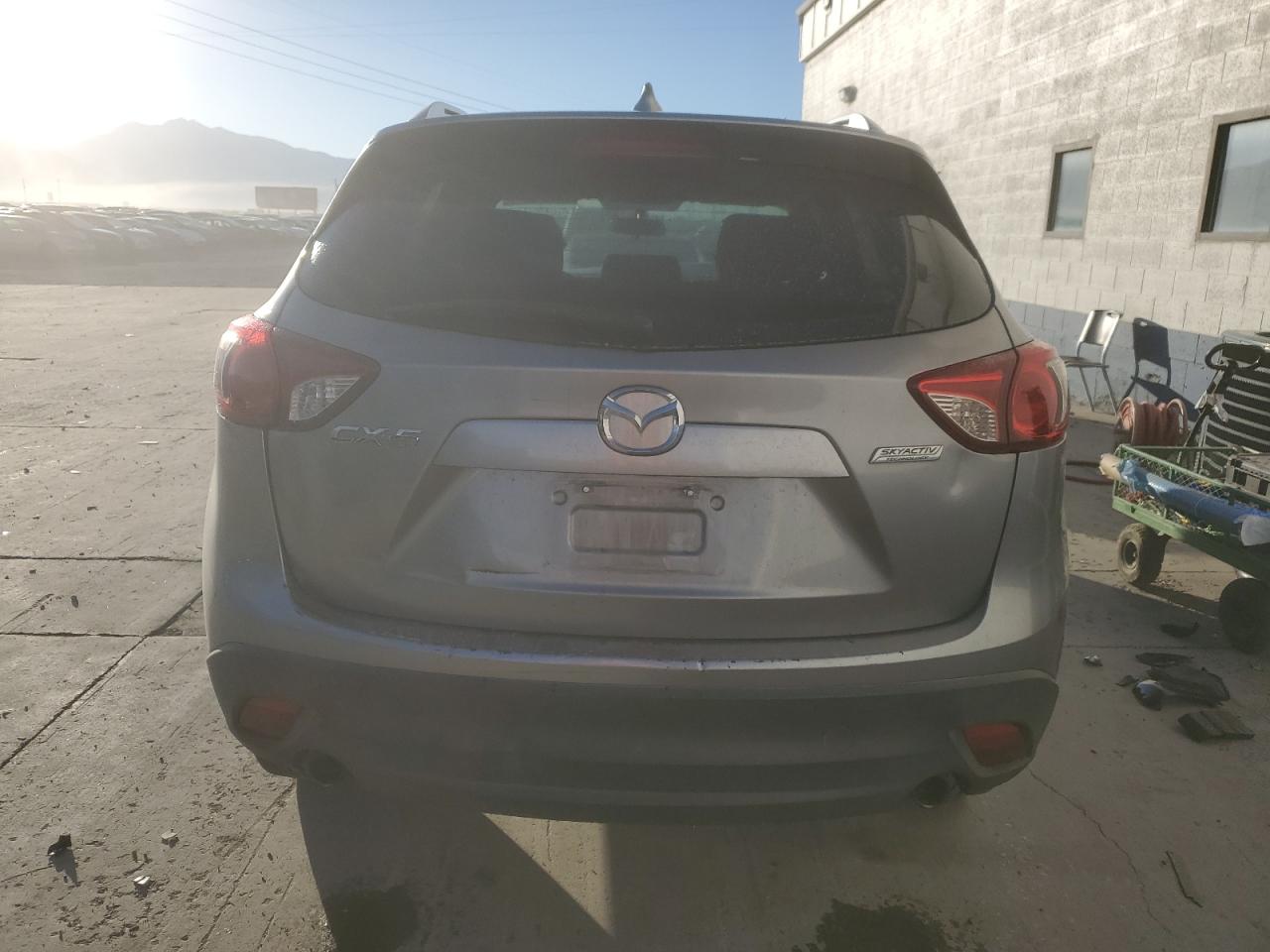 2015 Mazda Cx-5 Sport VIN: JM3KE2BE6F0499725 Lot: 92831505